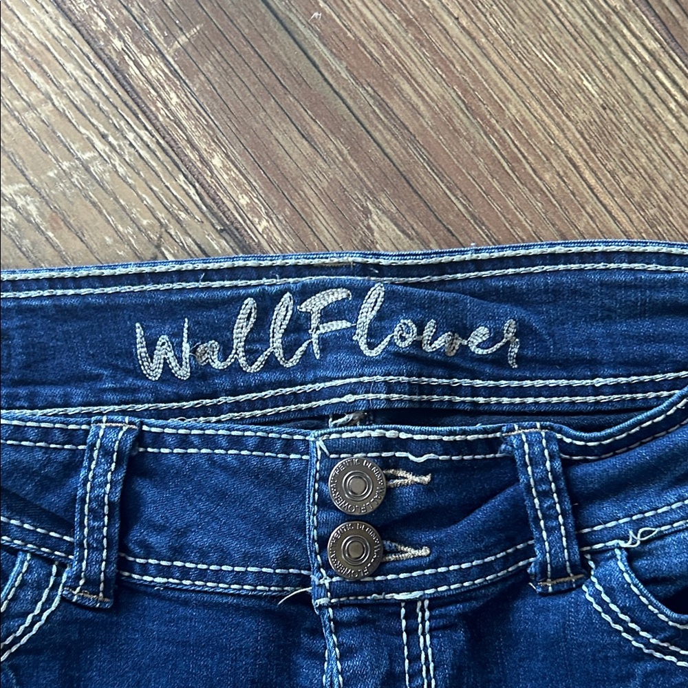 Wallflower Y2K  Women's Dark Blue Skinny Jeans with Fading Fancy Pockets - Picture 2 of 5